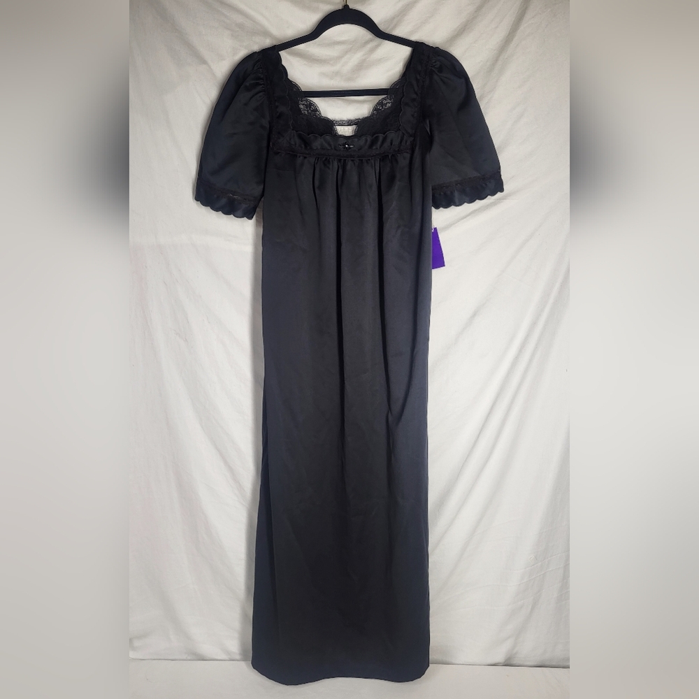 NEW VTG Bert Yelin For IRIS Short Sleeve Black Lace Long Nightgown Size 9 Petite